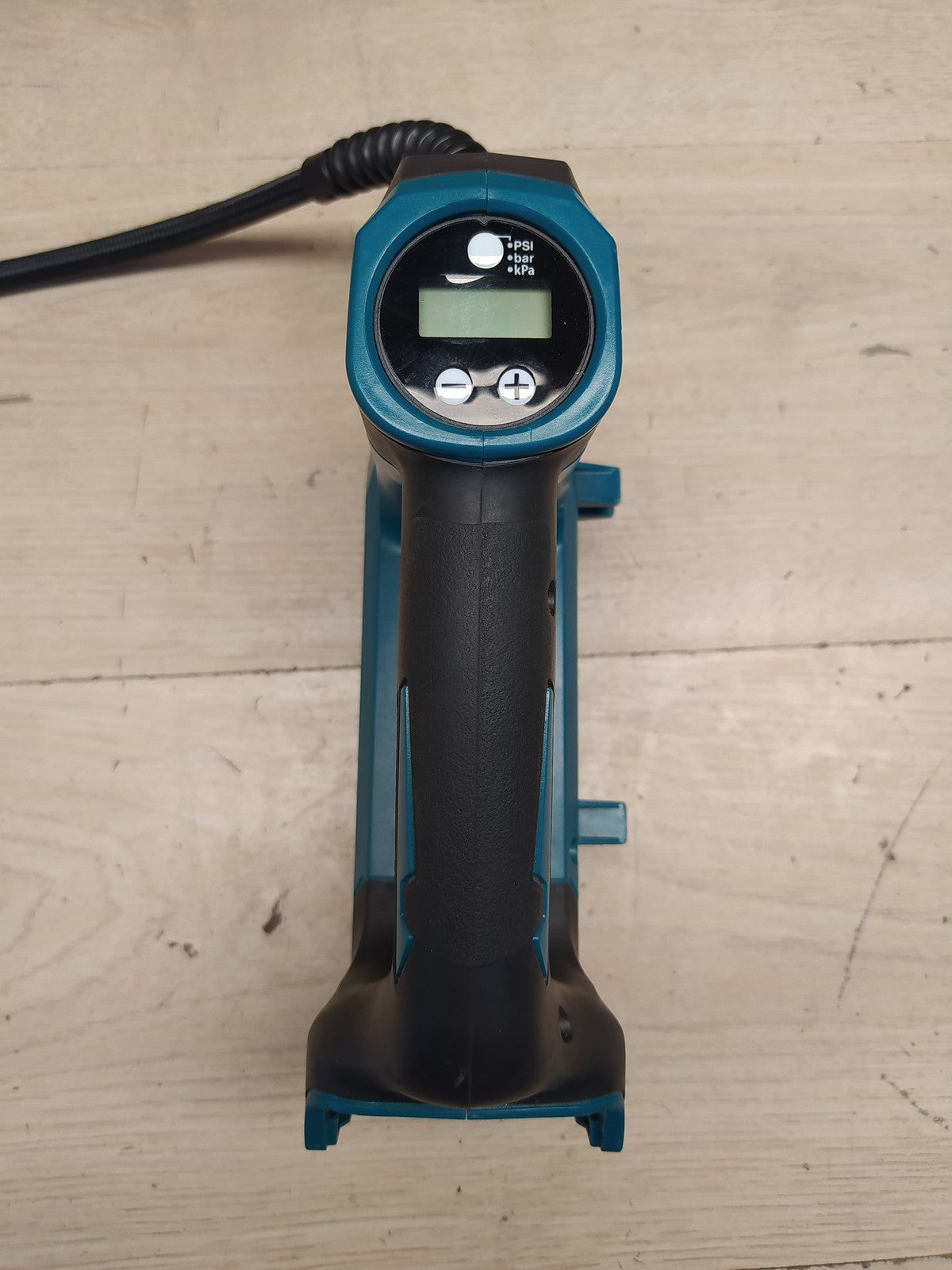 Makita DMP180Z Akku-Kompressor 8,3 bar 18V (ohne Akku, ohne Ladegerät), I37911
