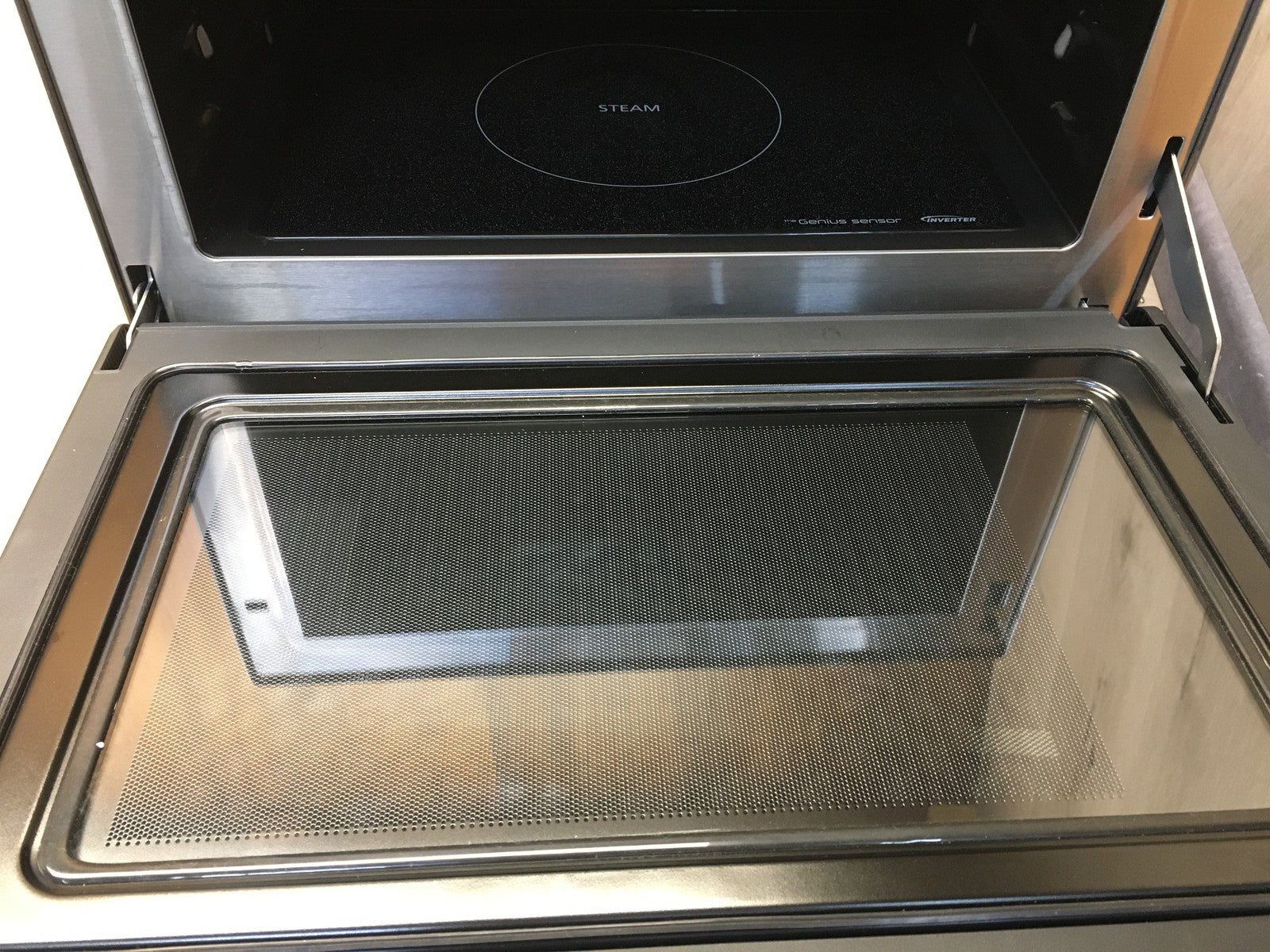Panasonic NN-CS89LB 4-in-1 Kombi-Mikrowelle, Dampfofen & Grill, 31 L, I39021
