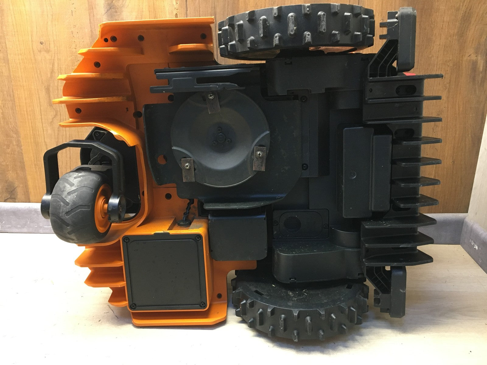 WORX Landroid Vision M600 Mähroboter ohne Begrenzungskabel WR206E.1 I37341