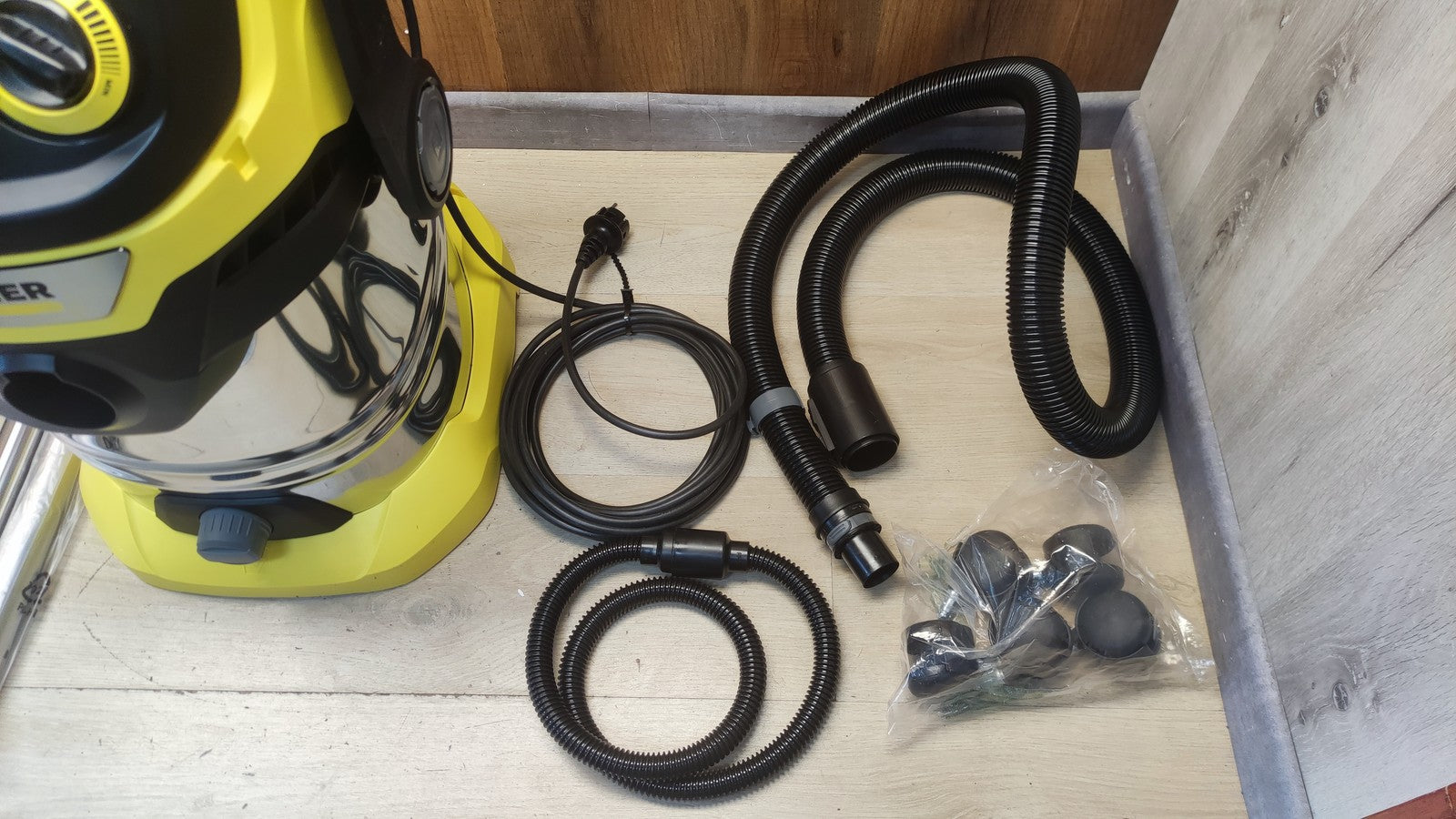 Kärcher Nass-/Trockensauger WD 6 P S (1.628-360.0), 1300 W, I38126