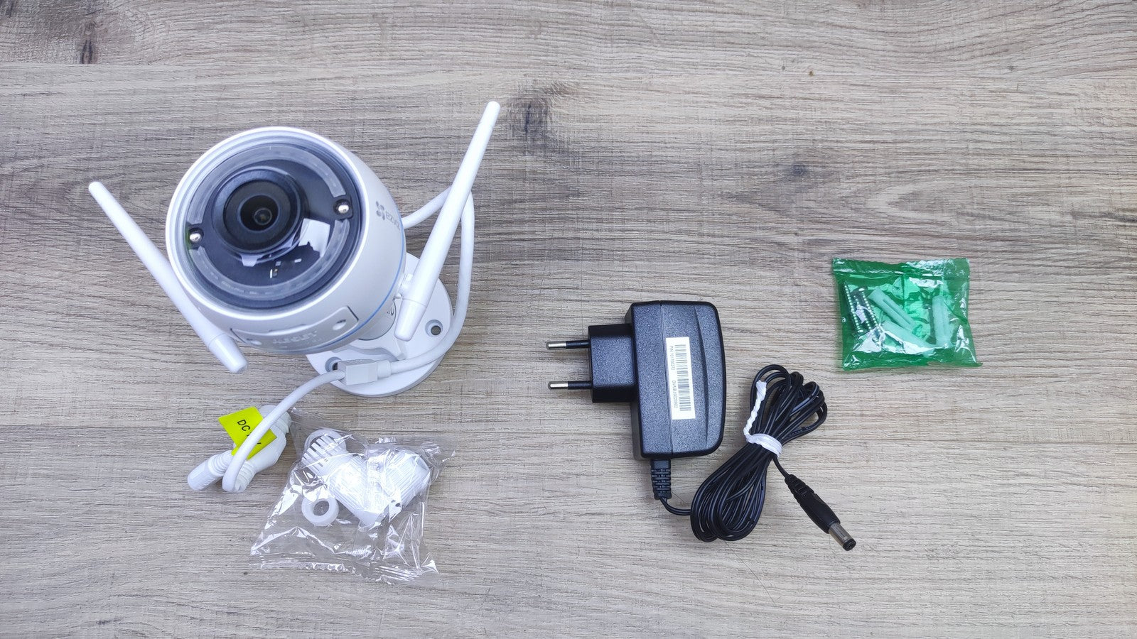 Ezviz ezTube 1080p Full-HD Kamera mit Nachtsicht WLAN CS-CV310, I37278