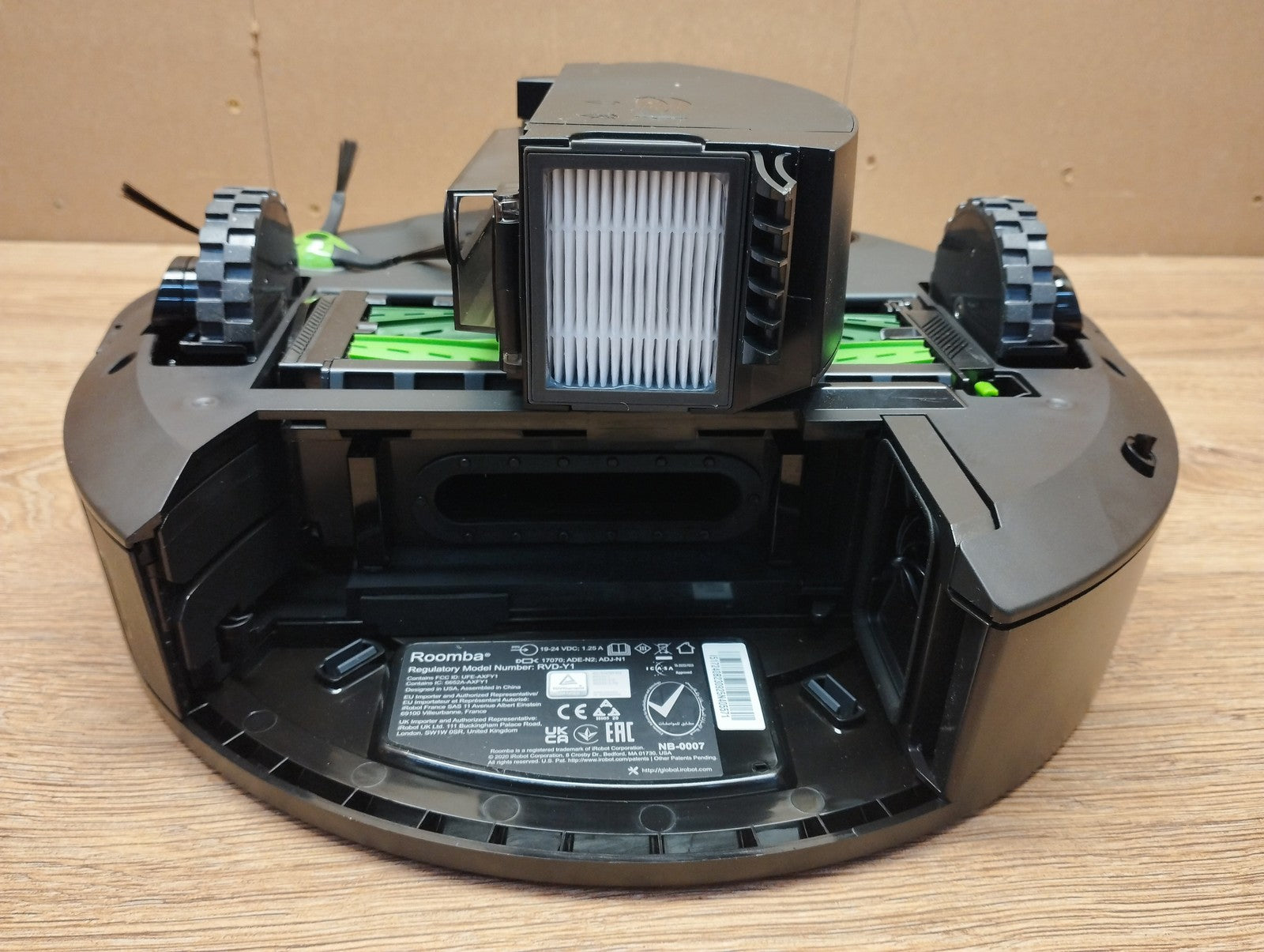 iRobot Roomba Combo i5 Saug-/Wischroboter RVD-Y1, I39750