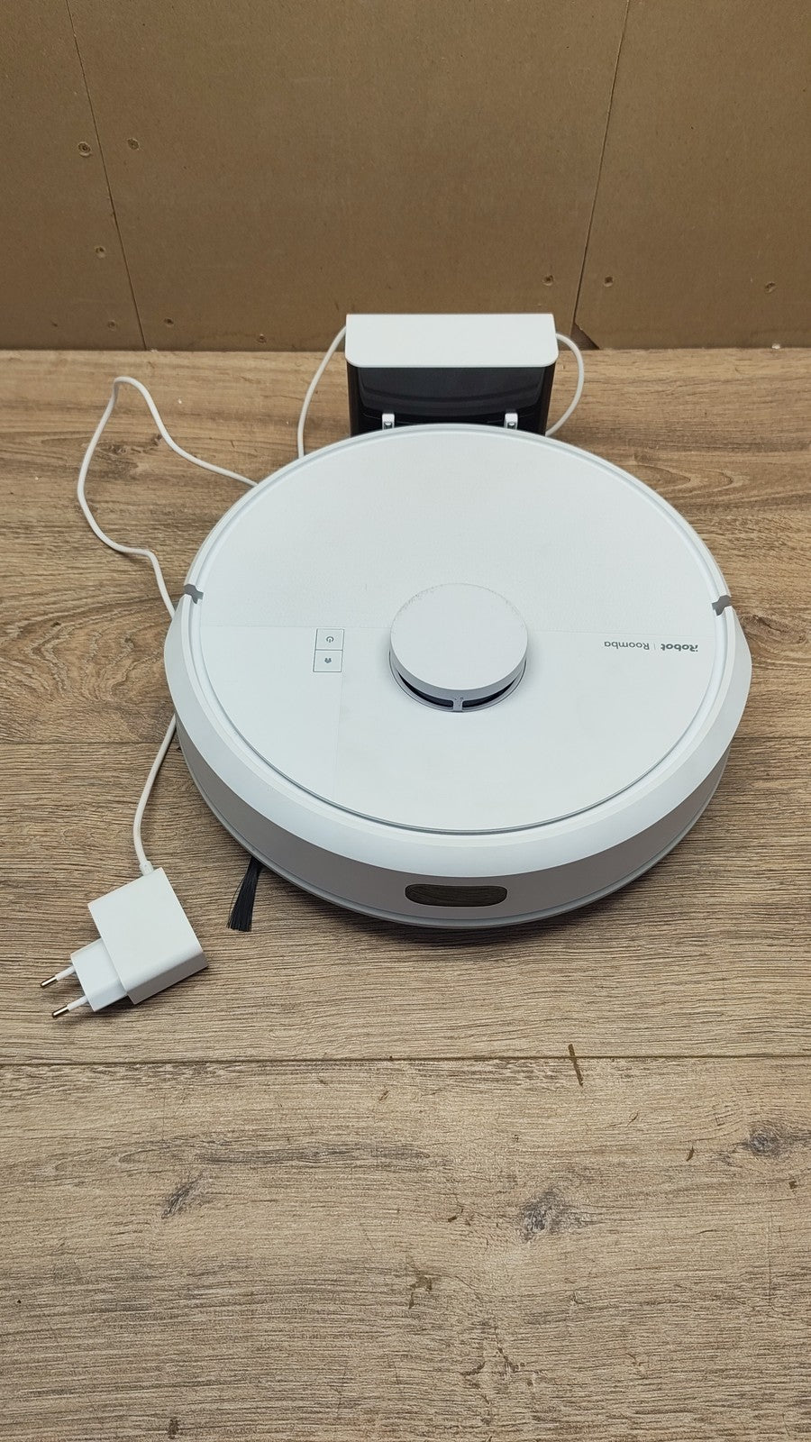 iRobot Roomba 105 Combo Saugroboter mit Wischfunktion, weiß, I40028