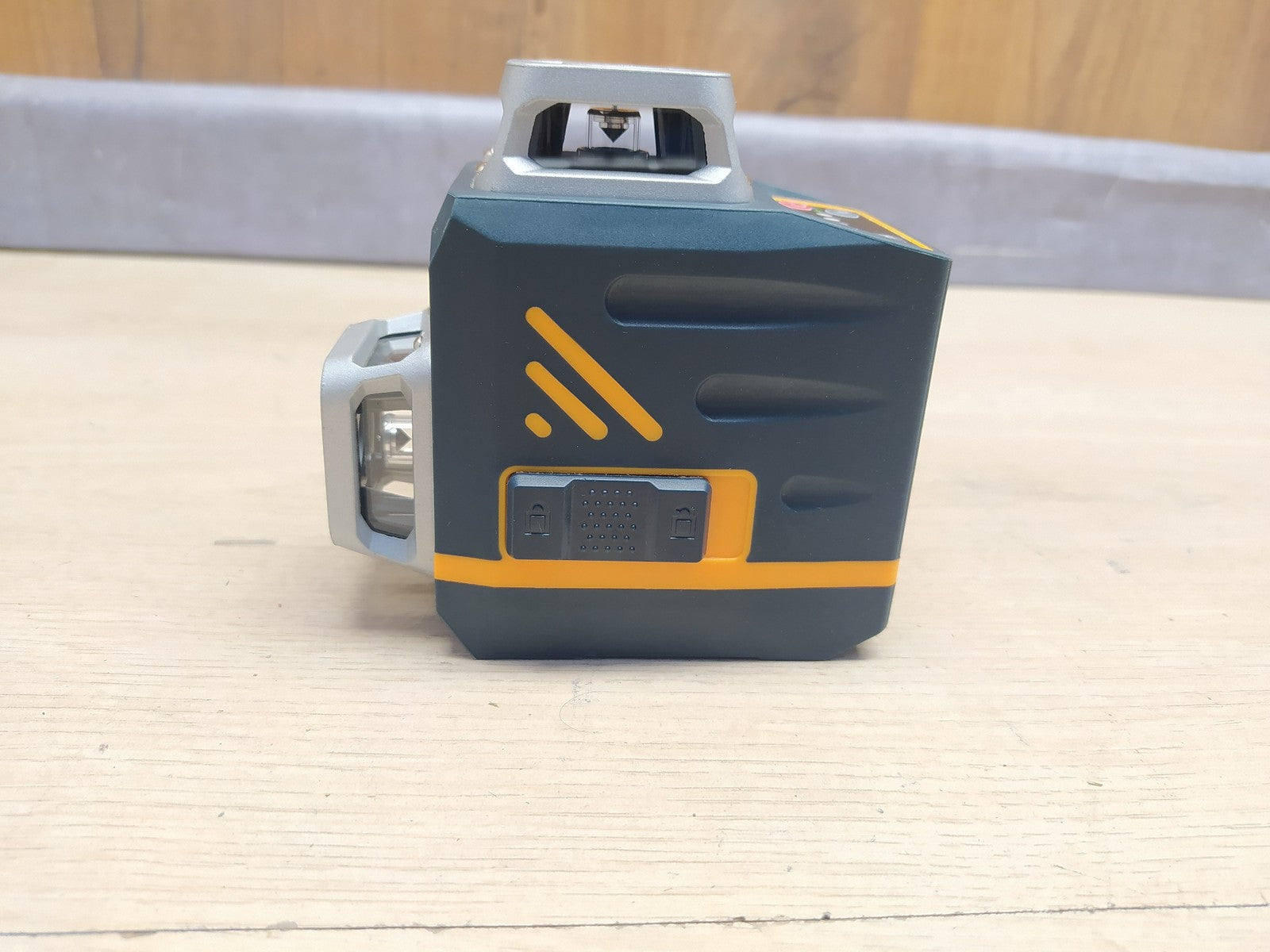 CIGMAN CM-701 Kreuzlinienlaser, 3x360 Grad Grün Selbstnivellierend, I37081