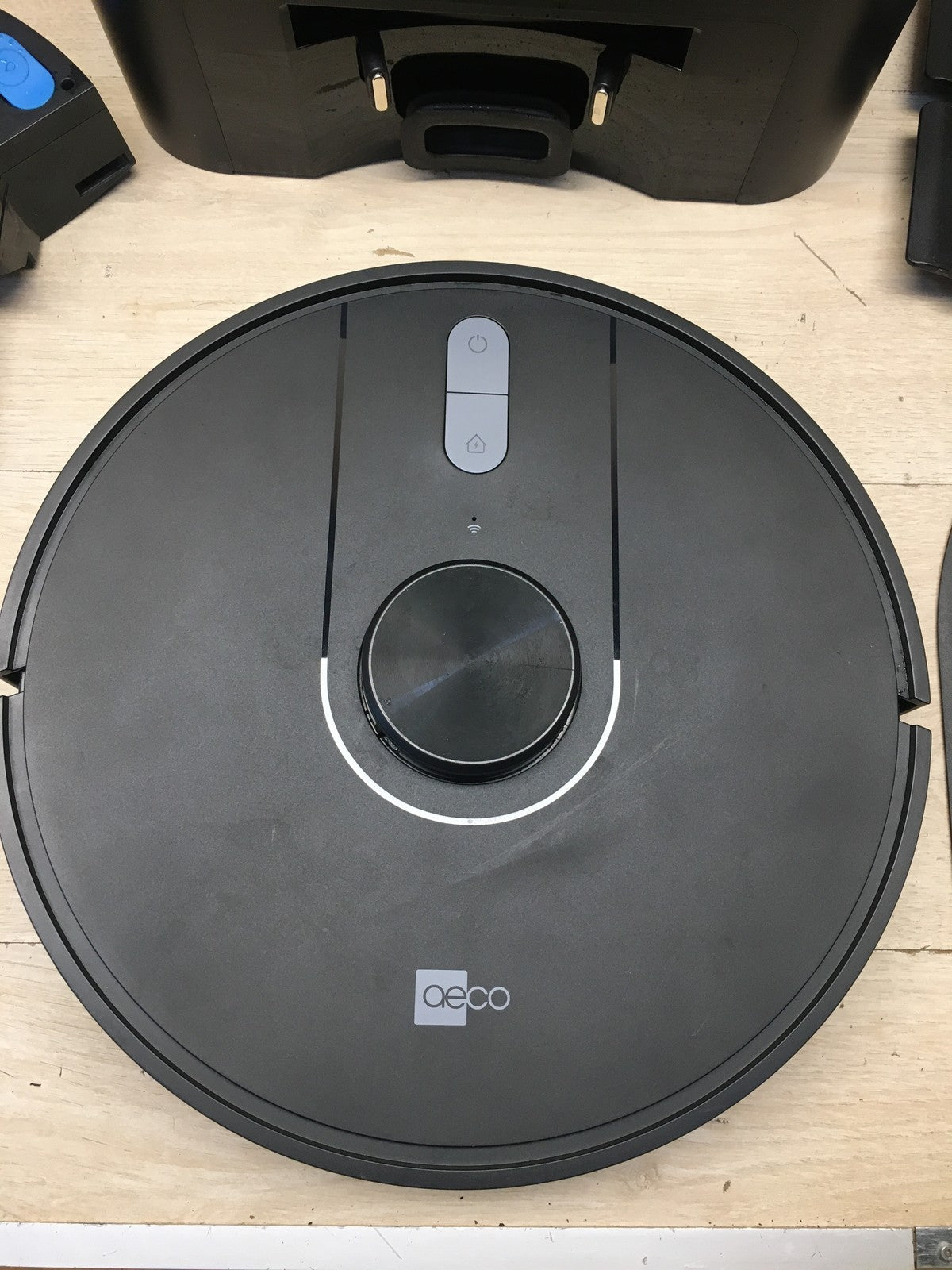 aeco VacuBot X5 Plus Saug- & Wischroboter & Absaugstation 5000Pa, I36230