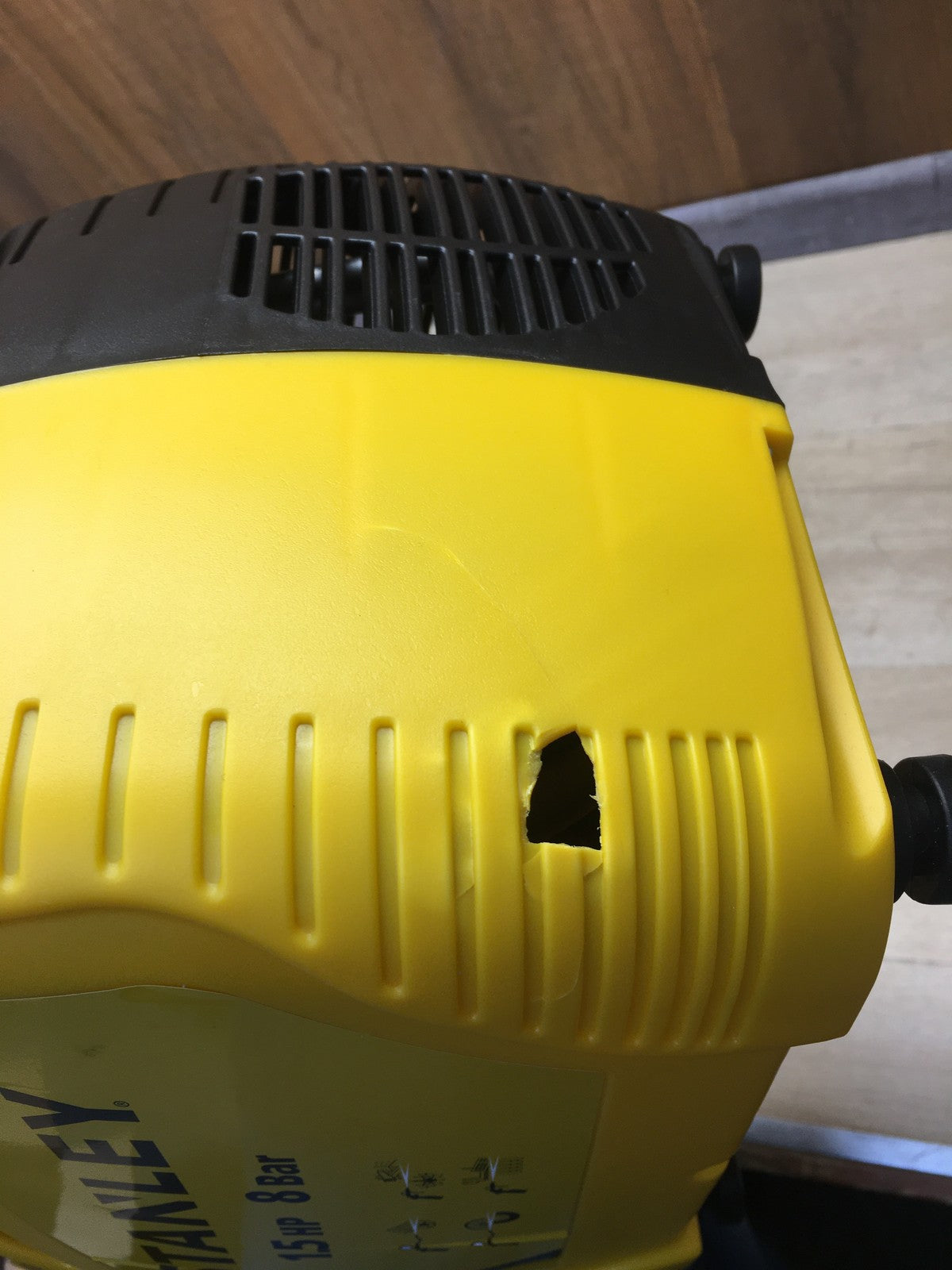 Stanley AirKit Kompressor 1100W 230V inkl. Reifenfüller und Pistole, I38344